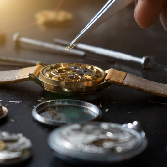 Automatique ou Quartz : Quel Mécanisme de Montre Vous Convient le Mieux ?